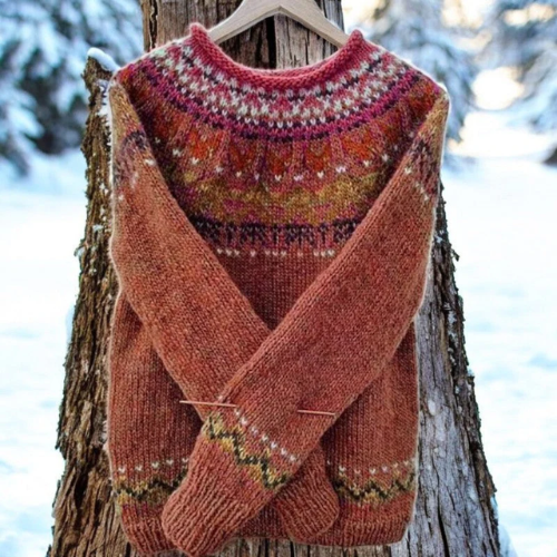 Sofia – Cozy Sweater with Round Knitted Shoulder Design