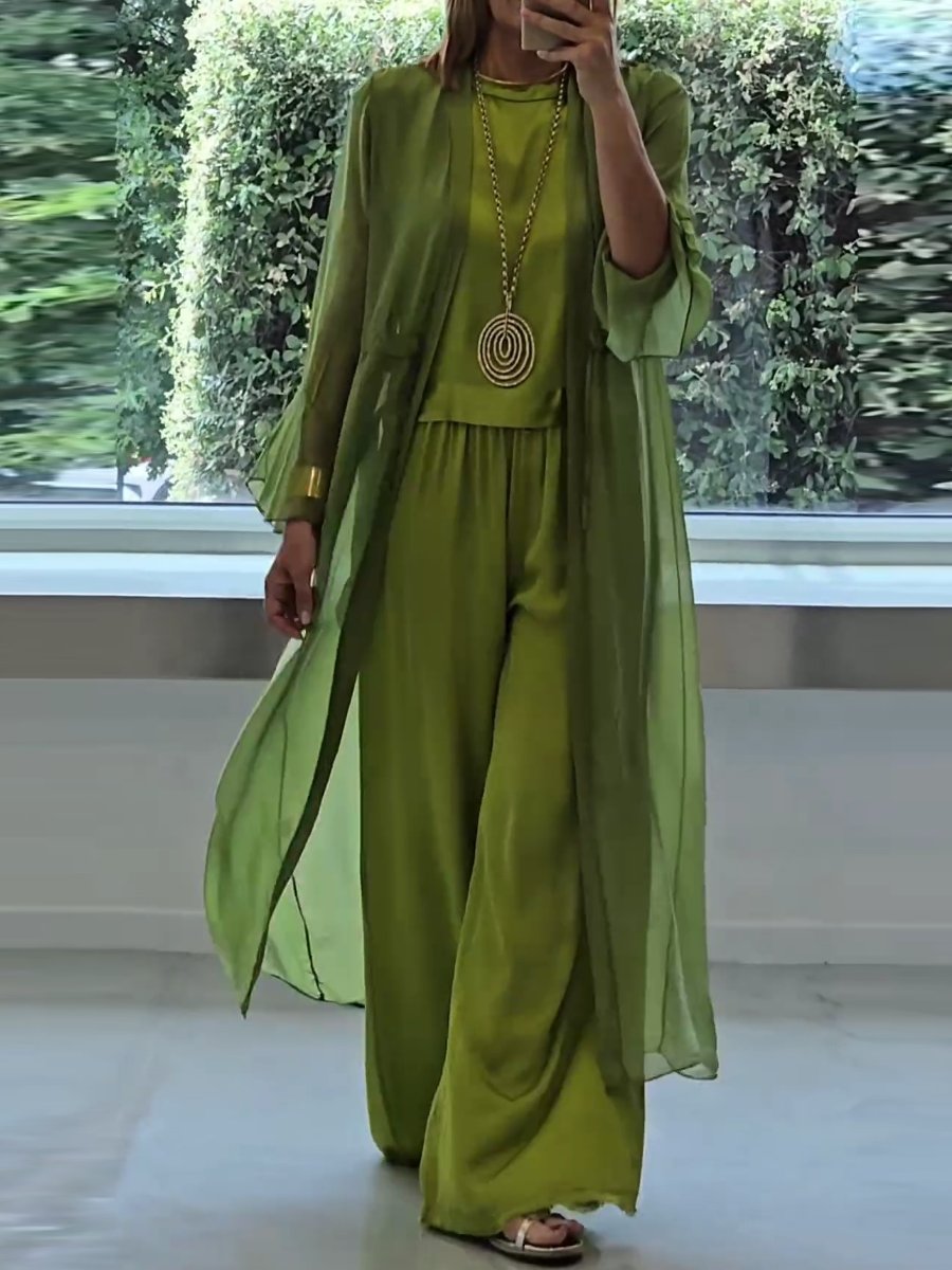 Lindsy | Stylish and Cozy Ensemble
