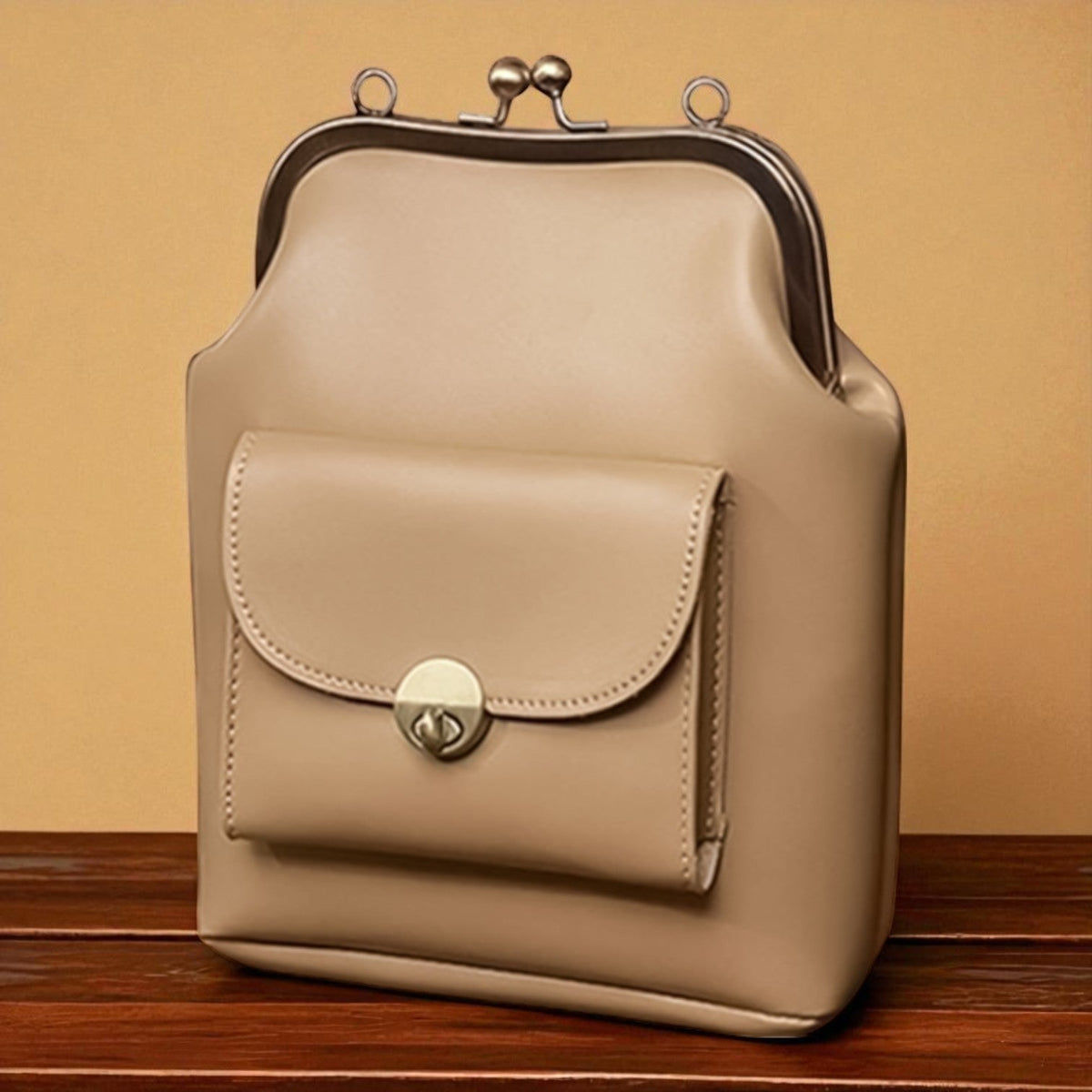 Retro Elegance: Vintage Max Bag | Essential Graceful Accessories