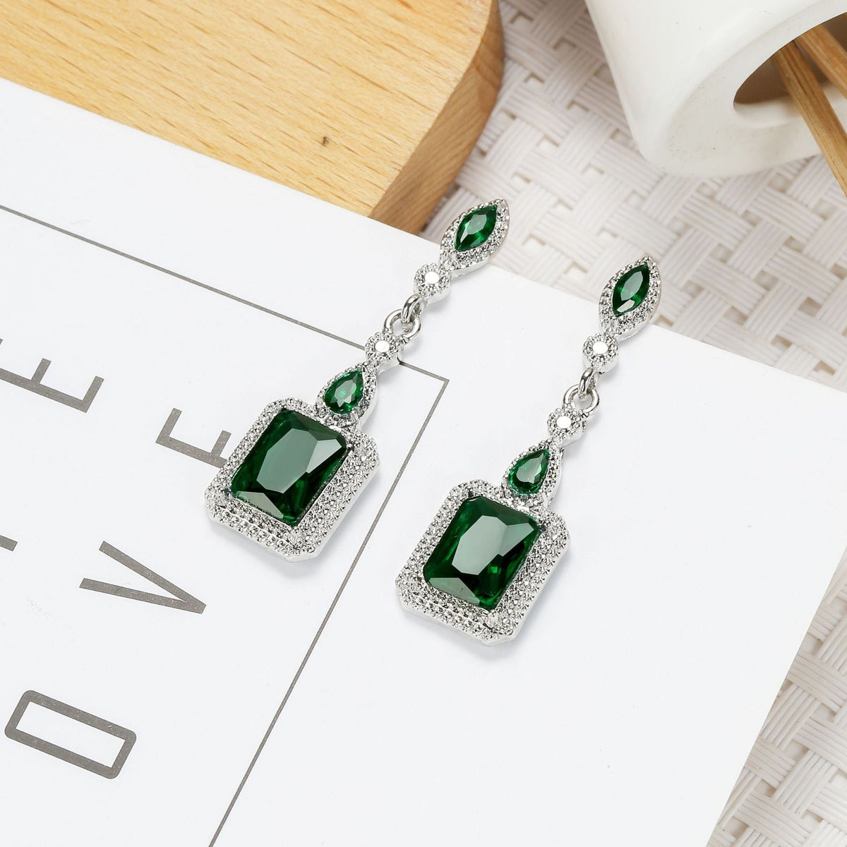 Arion Verdancia Earrings | White Gold