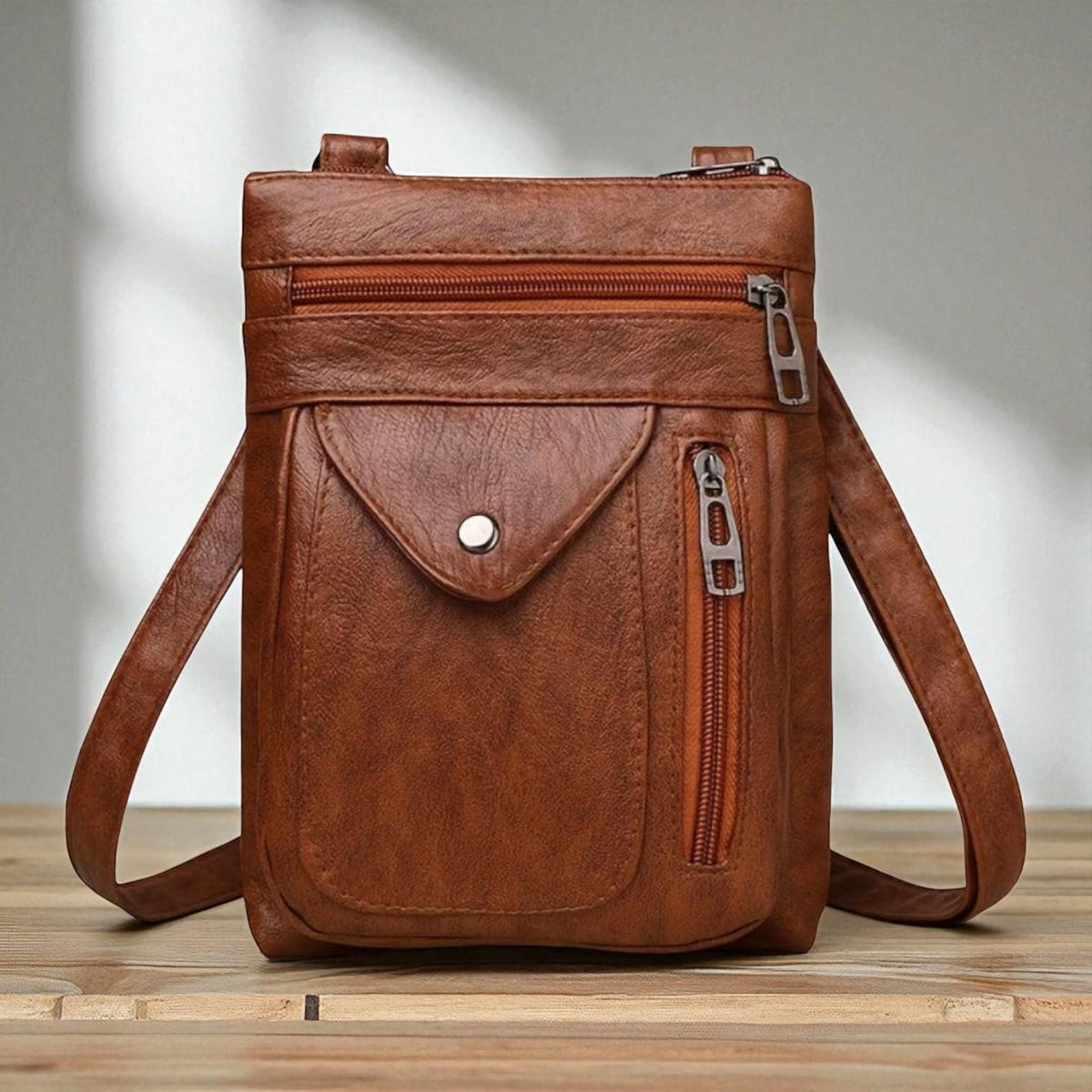 Clara Retro Helmet Bag