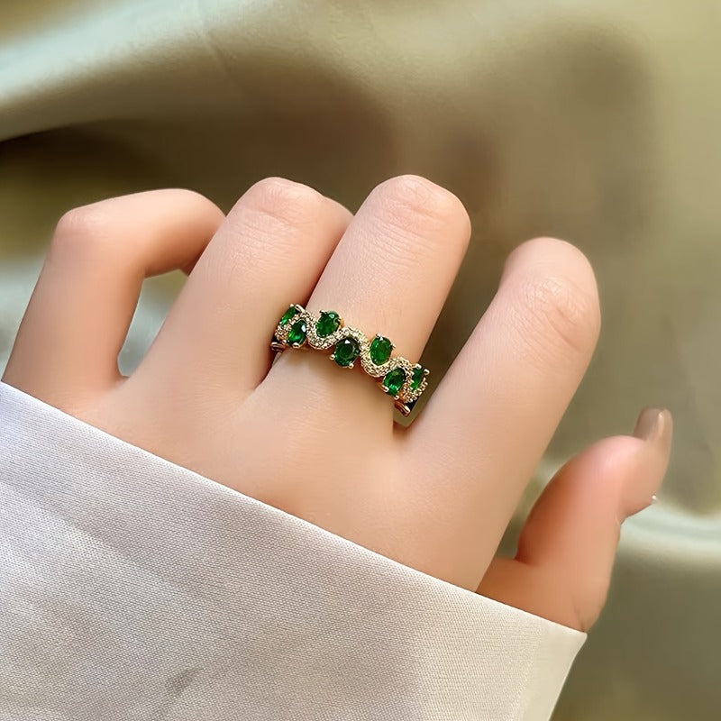 Kalira Sparkling Emerald Open Ring | Gold