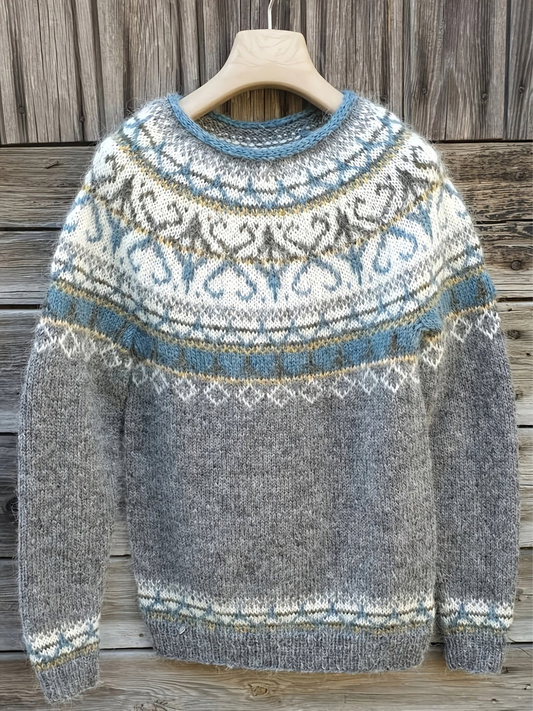 Elina – Cozy Sweater with Soft Winter Accents