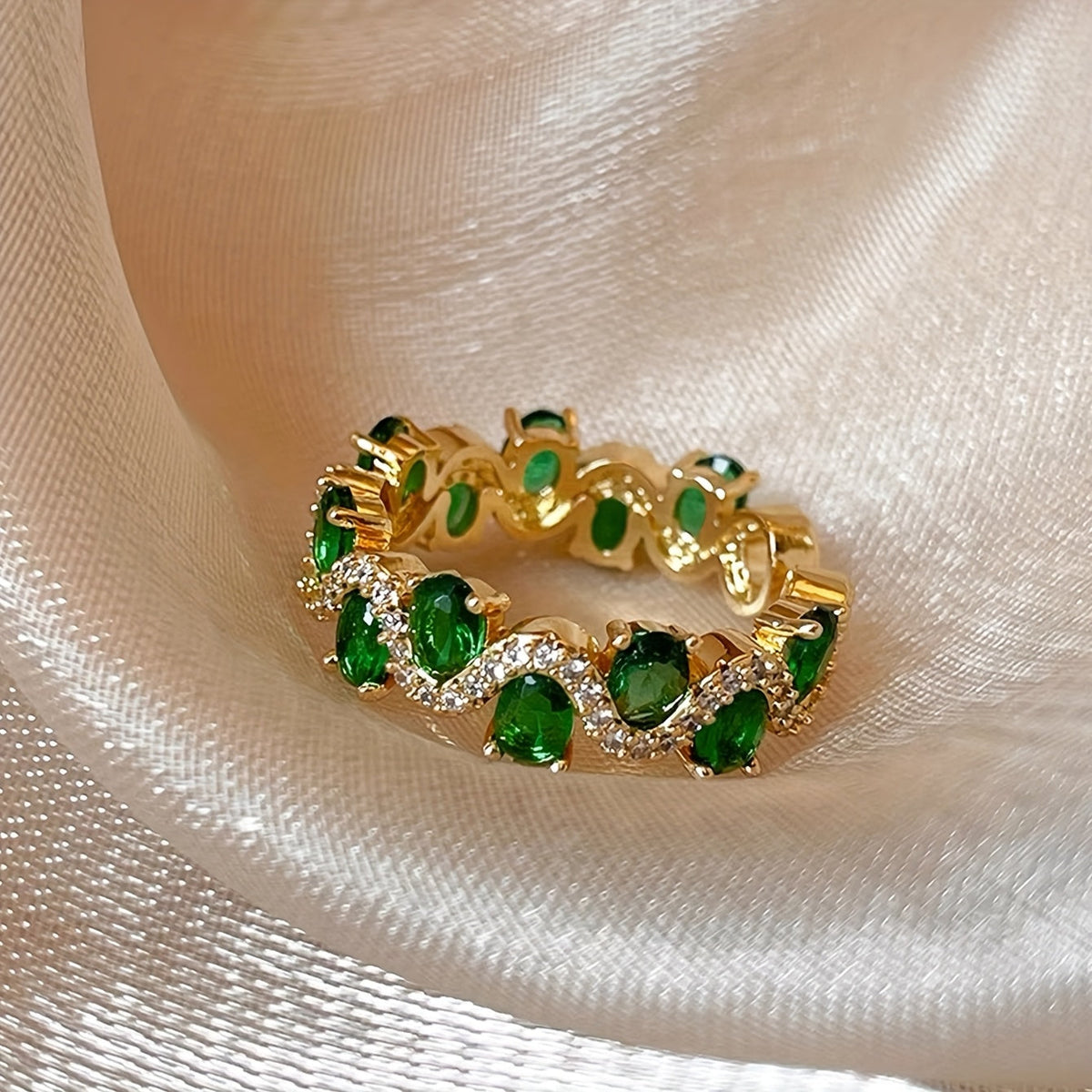 Kalira Sparkling Emerald Open Ring | Gold
