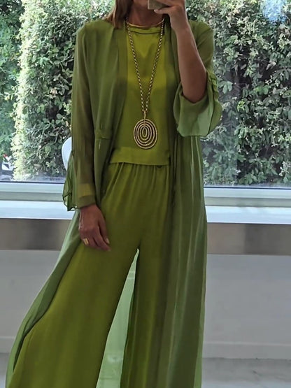 Lindsy | Stylish and Cozy Ensemble
