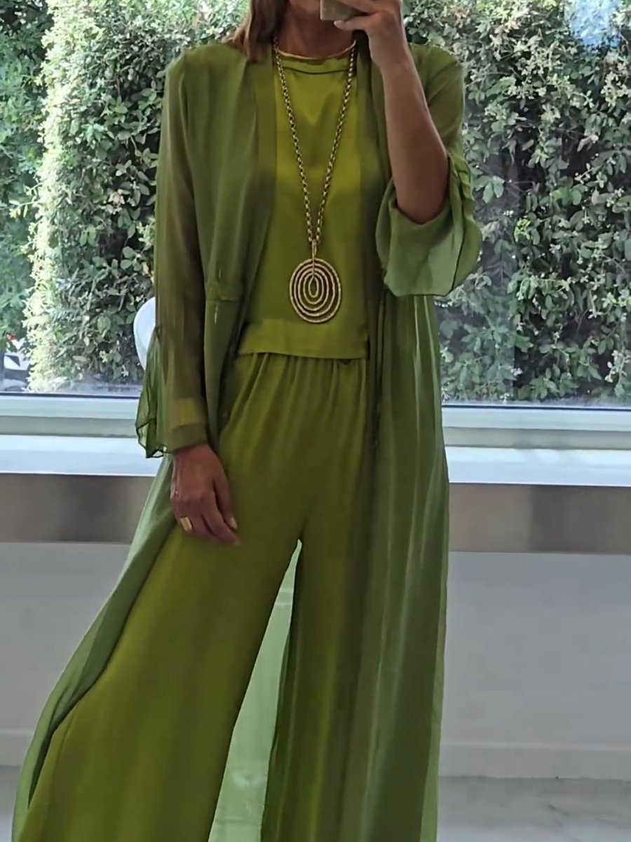 Lindsy | Stylish and Cozy Ensemble